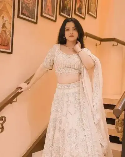 Escort Barasiya